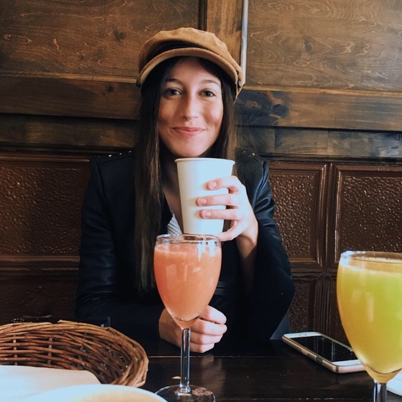 Meet Your Posher, Ali - Picture 3 of 4